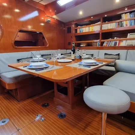 Botel !perfect Sailboat To Relax At The Port Forum! *