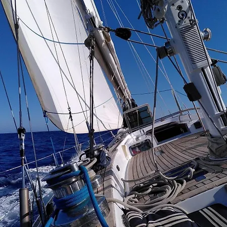 Botel !perfect Sailboat To Relax At The Port Forum! *